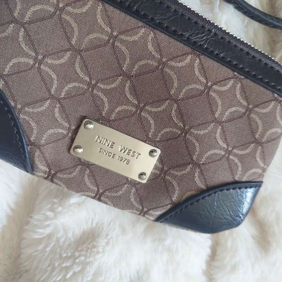 Nine West Wristlet - Picture 5 of 5